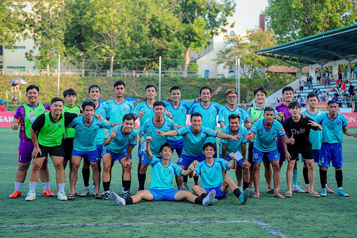 “Câu chuyện cổ tích” Friendly FC và tấm vé VCK “như Việt Nam đi World Cup vậy”